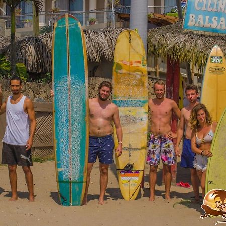 Iguana Beach House Pansiyon Montañita Dış mekan fotoğraf