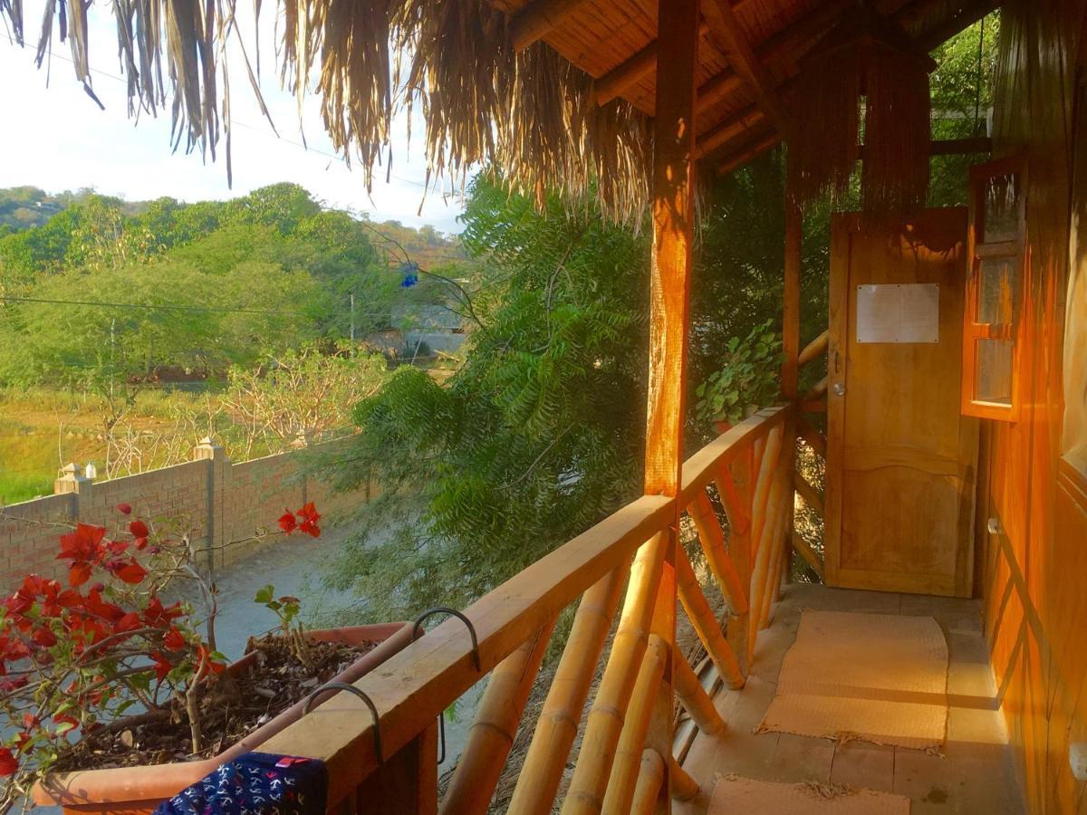 Iguana Beach House Pansiyon Montañita Dış mekan fotoğraf