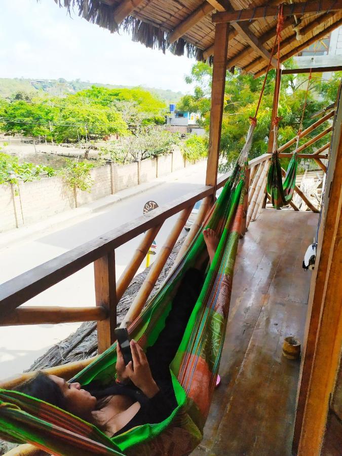 Iguana Beach House Pansiyon Montañita Dış mekan fotoğraf