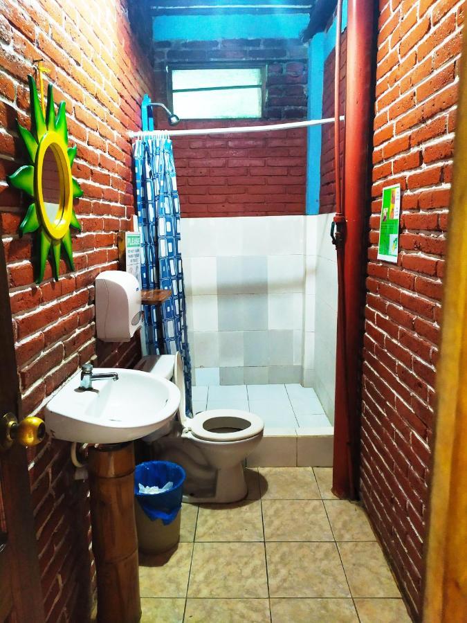 Iguana Beach House Pansiyon Montañita Dış mekan fotoğraf