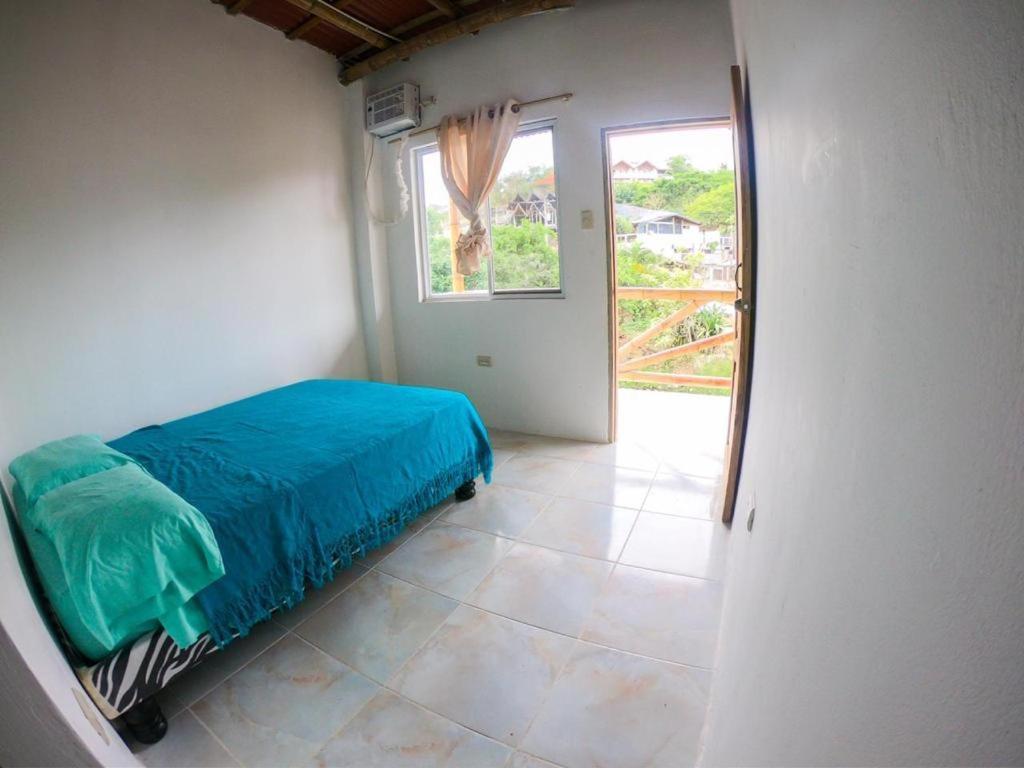 Iguana Beach House Pansiyon Montañita Dış mekan fotoğraf