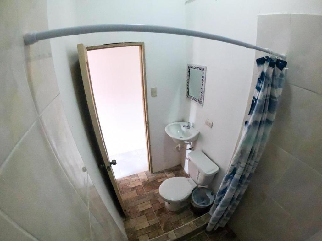 Iguana Beach House Pansiyon Montañita Dış mekan fotoğraf